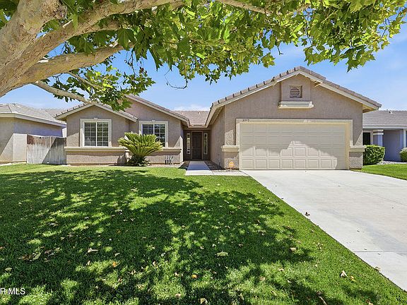 5th image of 3537 Mount Lassen Ave