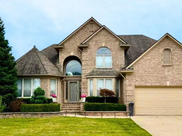 19288 Bush Dr, Macomb, MI 48044