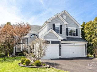 691 Wintergreen Cir, Naperville, IL