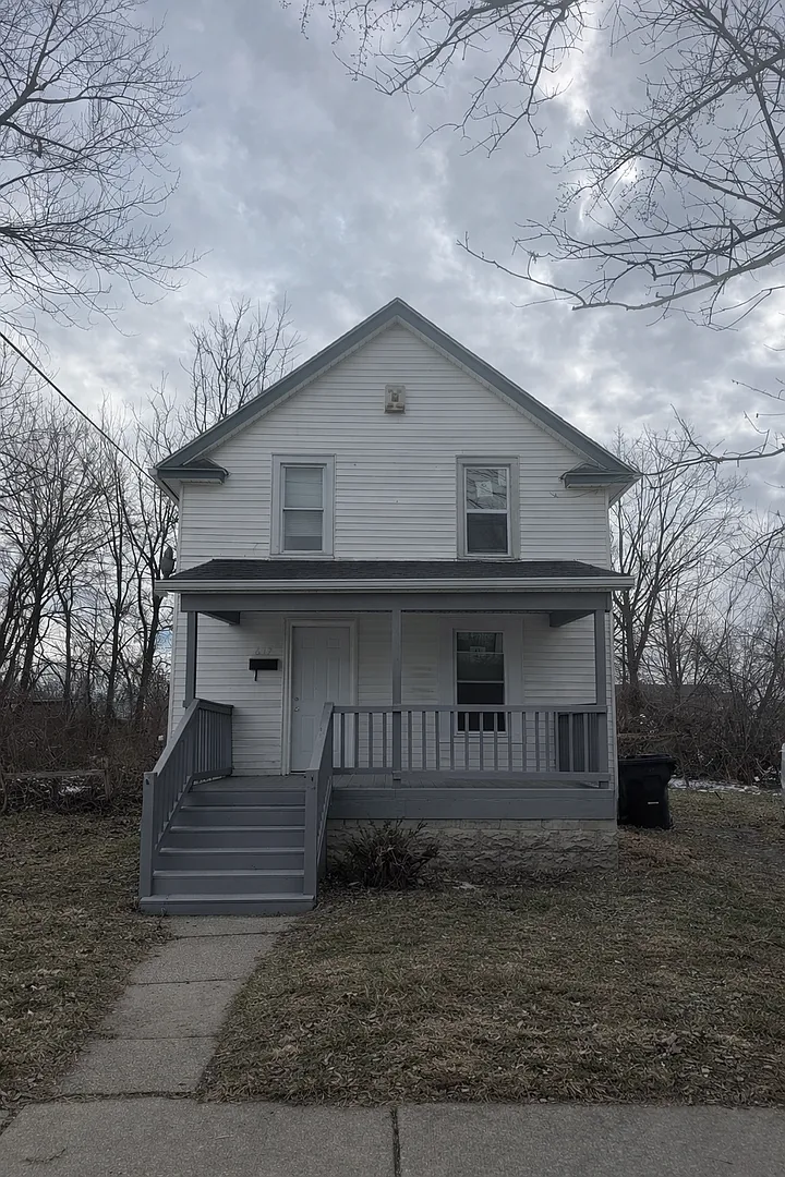 617 Going St photo 1