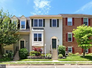 6178 Green Hollow Ct, Springfield, VA 22152