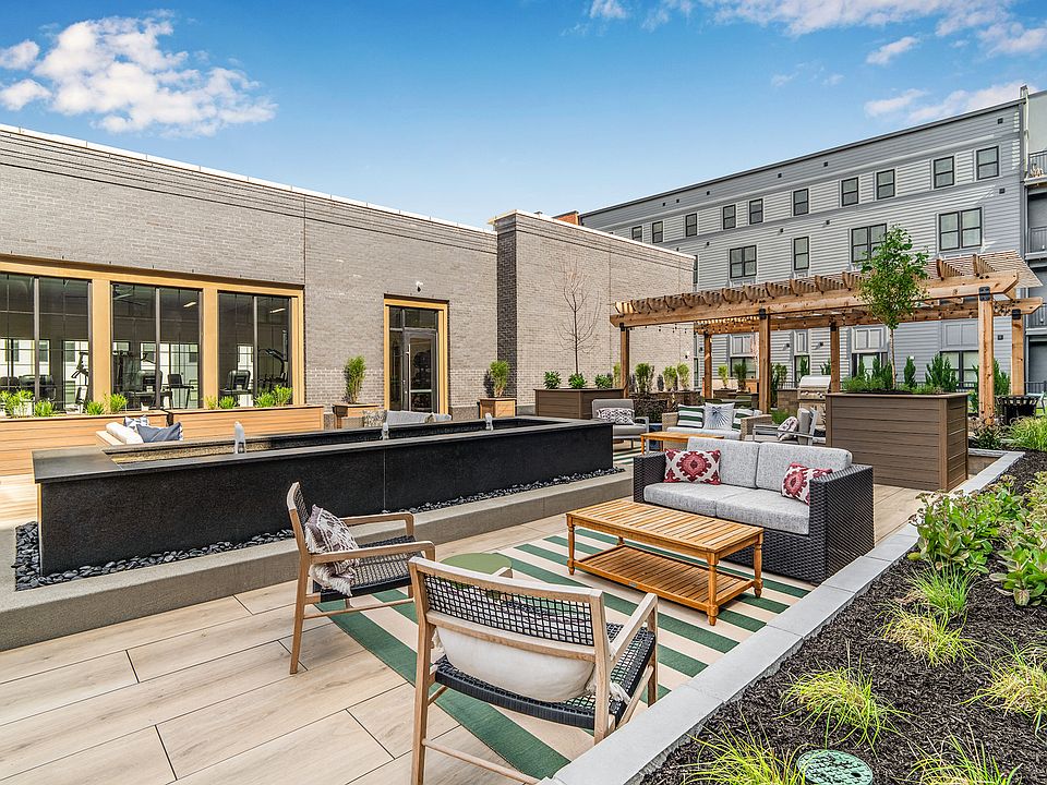 Amenity Deck