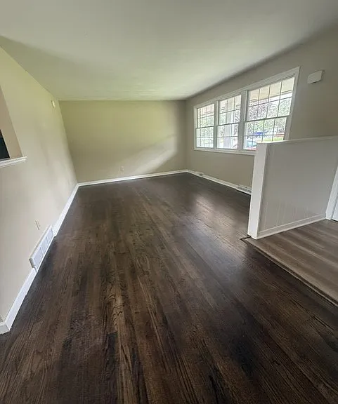 6350 Lakeshore Rd — Photo 10