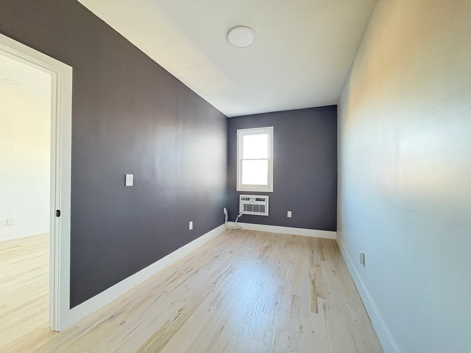 2 bed, 800 sqft, $1,900 — Photo 4