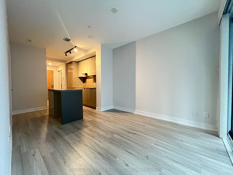 7 Grenville St #1110 — Photo 7
