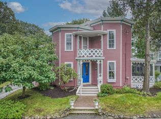 97 Pleasant St, Reading, MA 01867