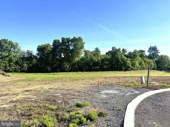 13 & 14 Tilbury Ln, Reedsville, PA 17084