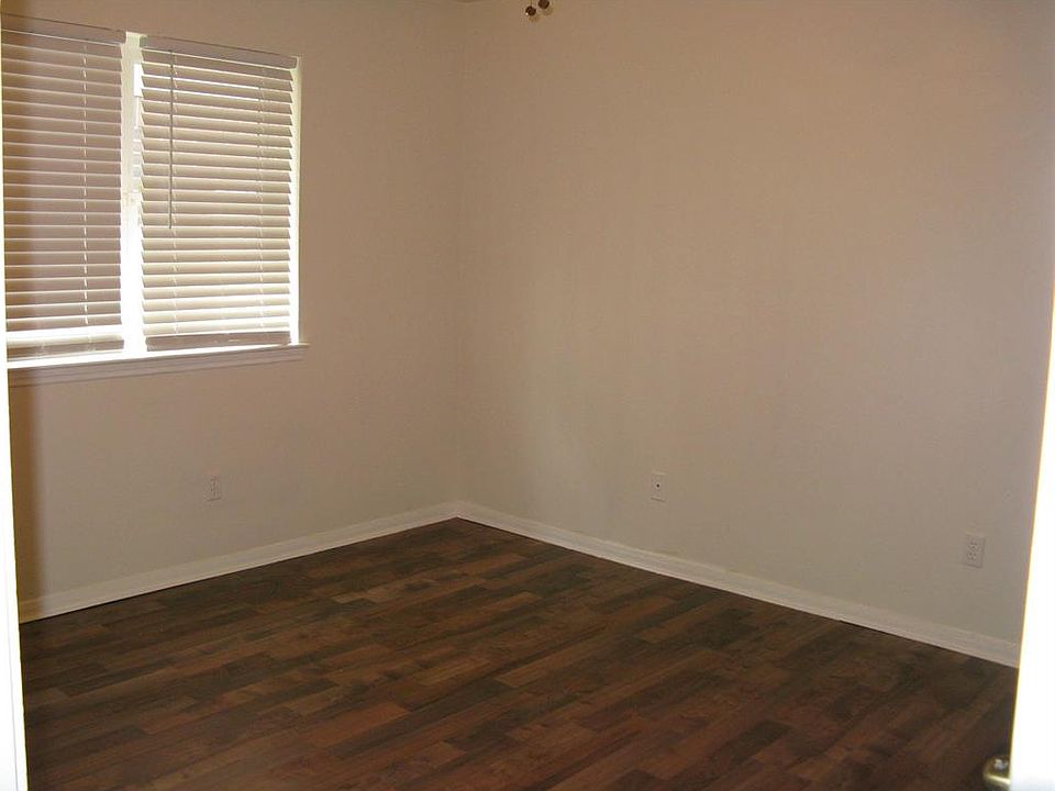 2nd image of 12647 Pine Bush Dr