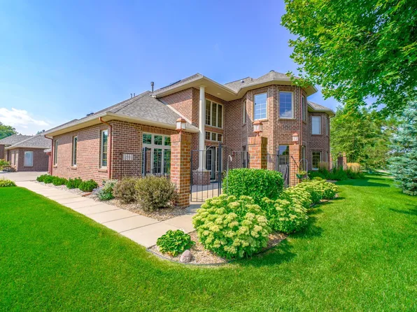 233 W Canyon Dr, Hudson, WI 54016