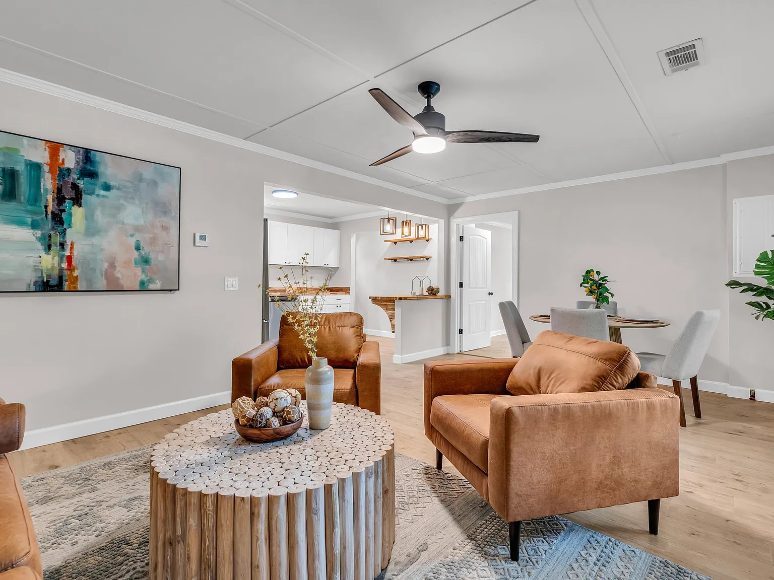 3 bed, 1410 sqft, $1,800 — Photo 3