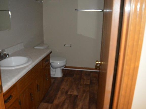 5th image of 100 Cunningham Pl