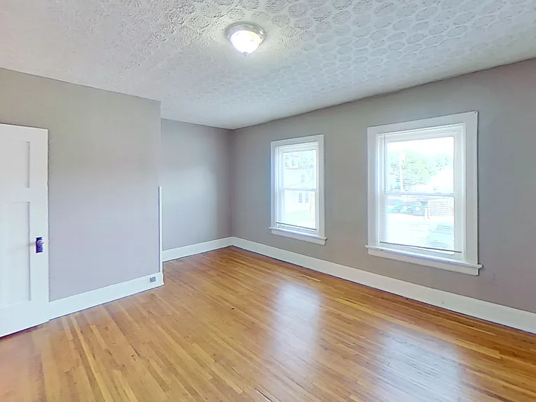 27 W Blake Ave — Photo 6