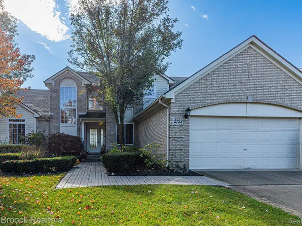 2722 Greenlawn Ave, Commerce Township, MI 48382