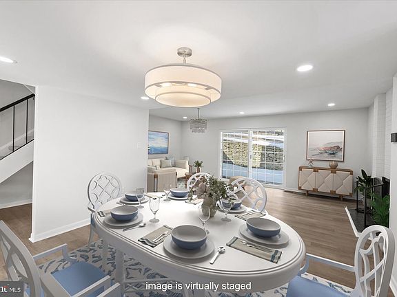 3rd image of 9226 Three Oaks Dr