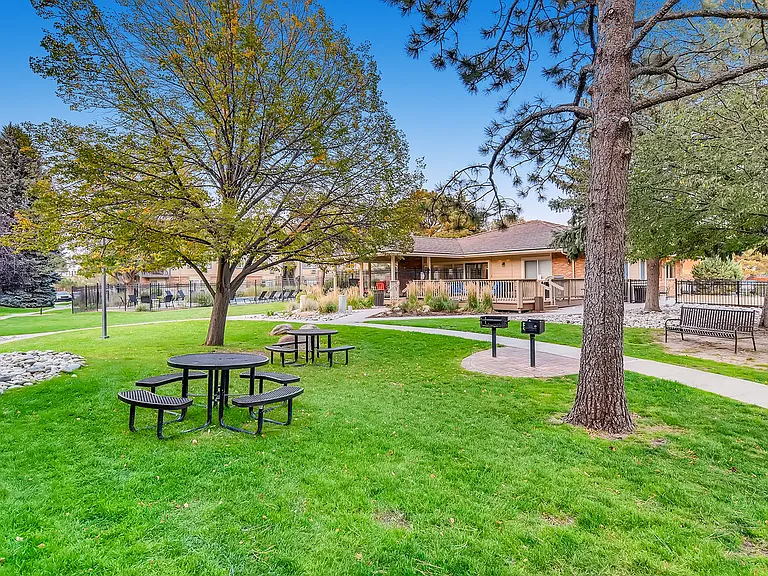 Clearview Apartments 4840-print-027-033-Exterior