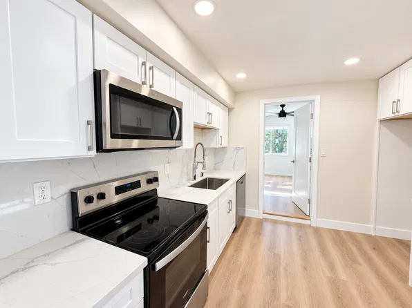 5176 Ewing St, San Diego, CA 92115