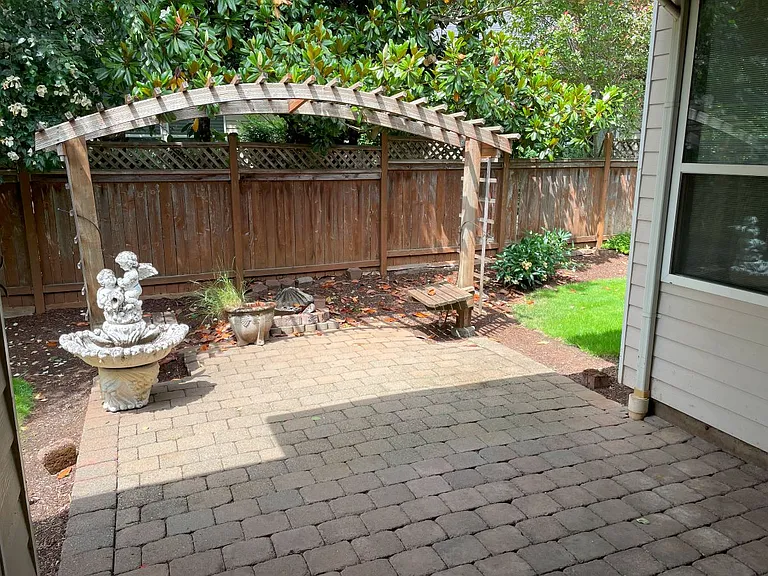 2067 Alex Ave SE — Photo 17
