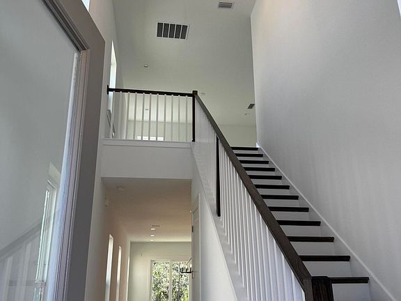 3rd image of 37 MAHOGANY Way