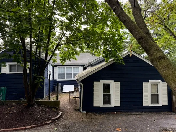 24073 N Lakeside Dr, Lake Zurich, IL 60047