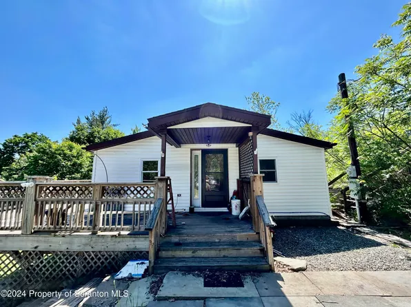 300 Pedrick Rd, Nicholson, PA 18446