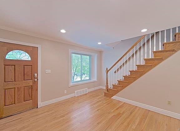 3rd image of 1917 Bowers Ave