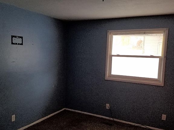 5th image of 453 Park Terrace Dr