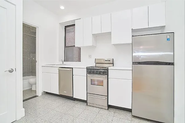 Rented by Mossanen Group | media 20