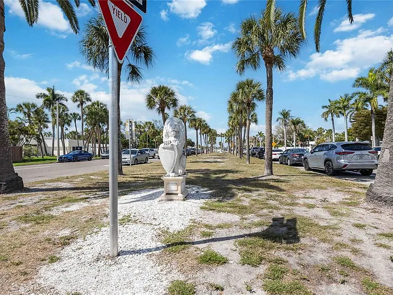 765 John Ringling Blvd #5 — Photo 57