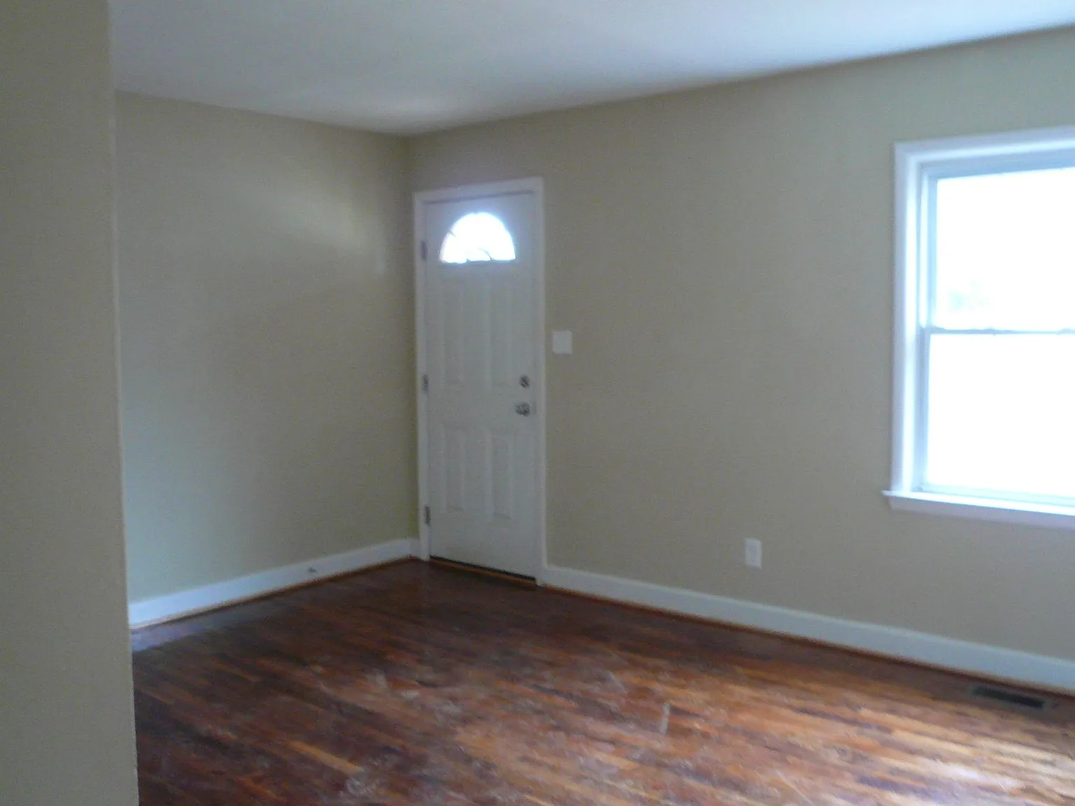 2 bed, $995 — Photo 2