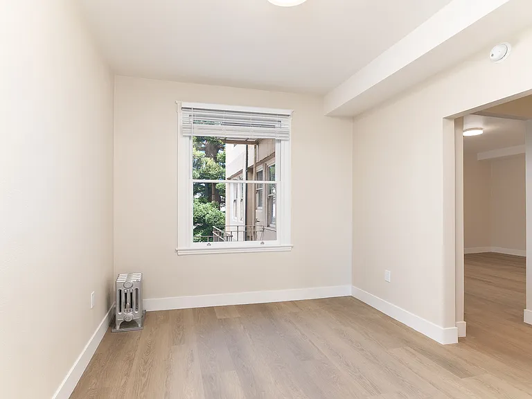 1835 Vallejo — Photo 35