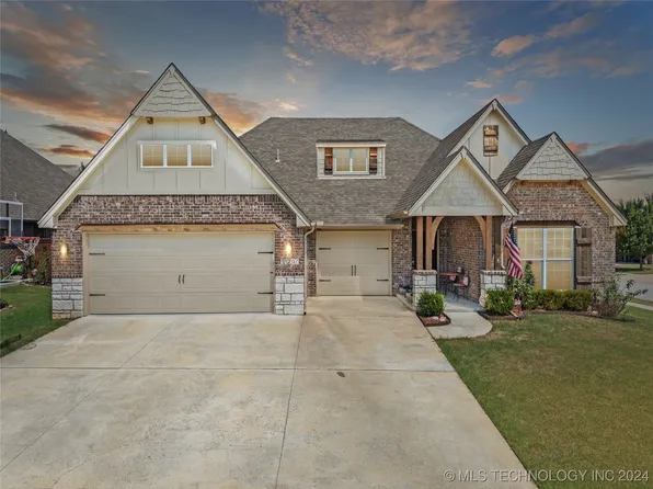 11207 S Buchanan St, Jenks, OK 74037