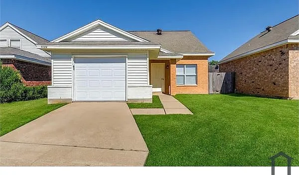 4 bed, 1348 sqft, $2,200 — Photo 1