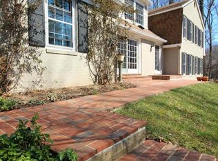 11811 Wayland St, Oakton, VA 22124