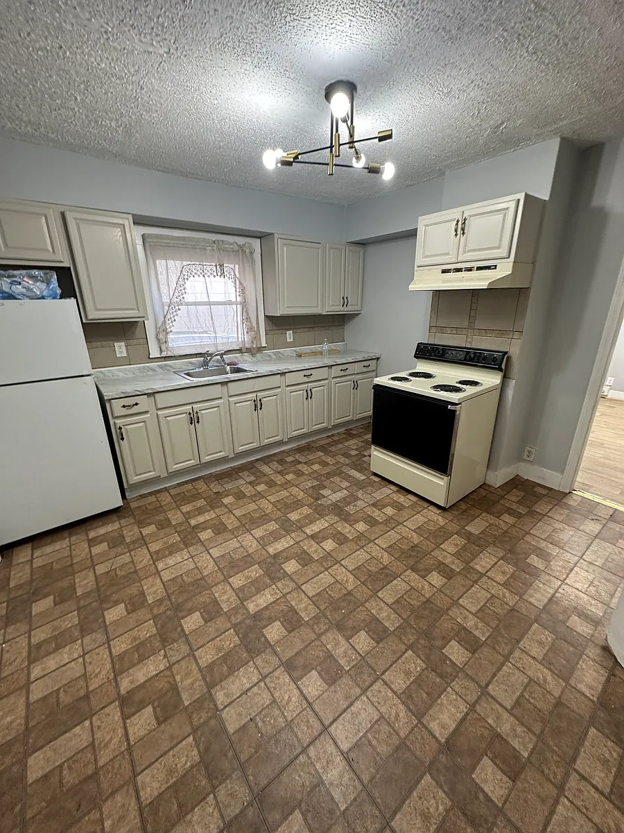 Building Photo - 371 Shelton Ave #1