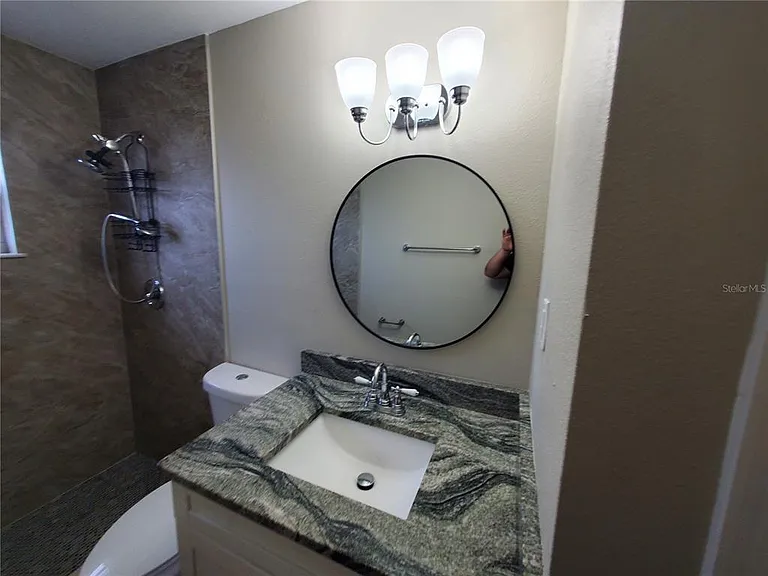 107 W Clay Ave #4 — Photo 8