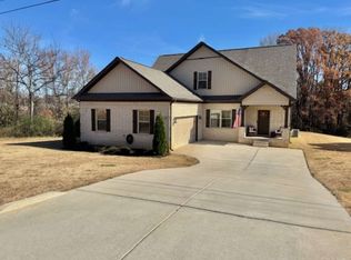 18 Cedar Grove Dr, Fayetteville, TN 37334