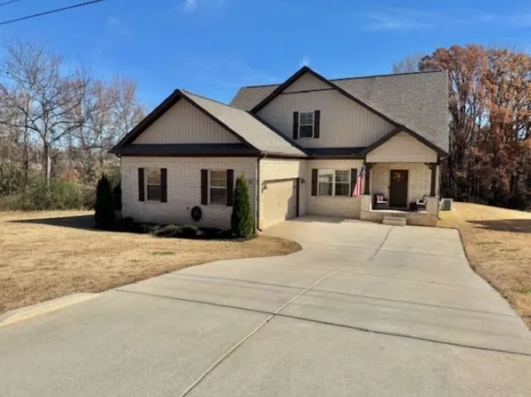 18 Cedar Grove Dr, Fayetteville, TN 37334