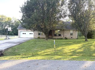 201 Steeplechase Dr, Smithville, TN 37166