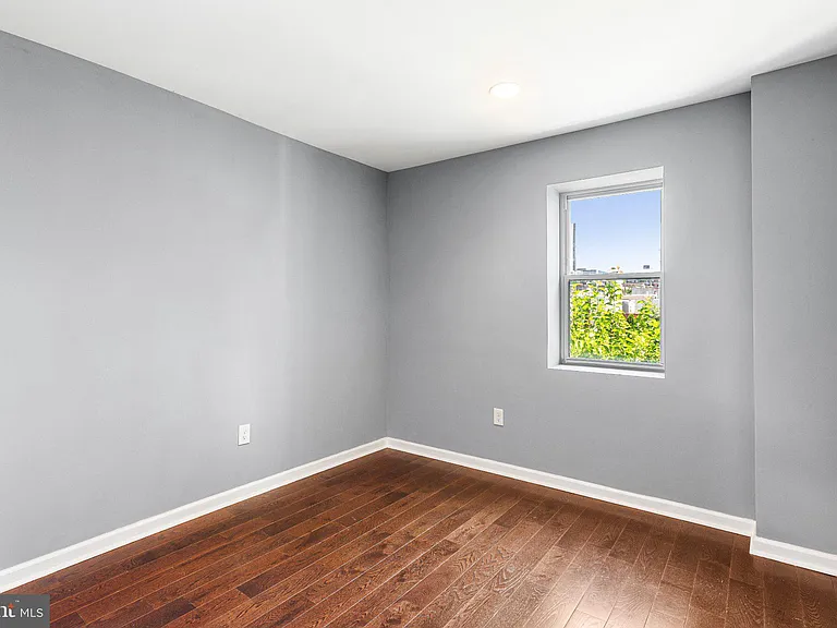 2209 E Huntingdon St — Photo 6