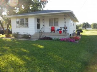 416 W Main St, Teutopolis, IL 62467