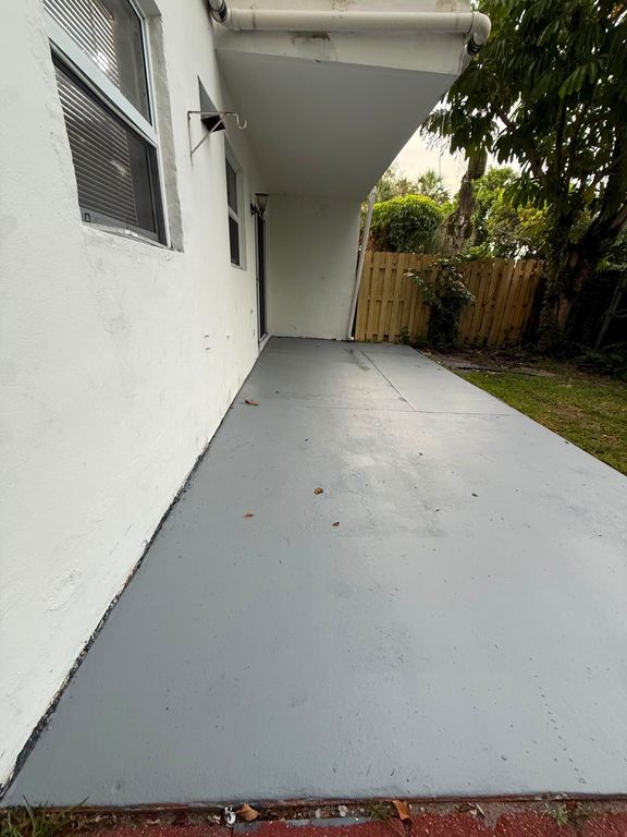 313 SW 1ST Court #L-3, photo 3