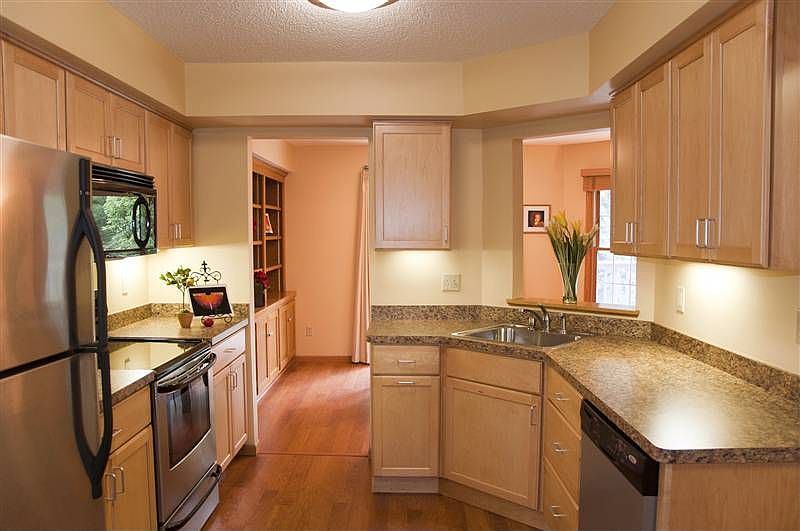 1st image of 1636 Rosehill Cir