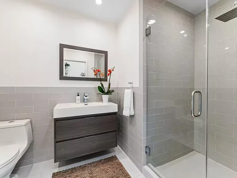 3795 Fredonia Dr — Photo 46