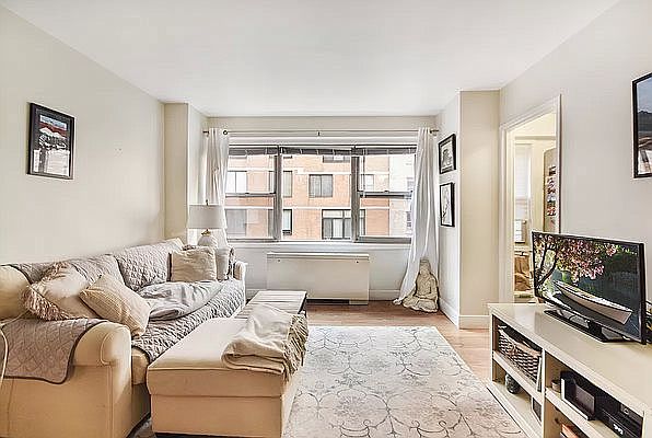 1st image of 520 E 81st St APT 8M