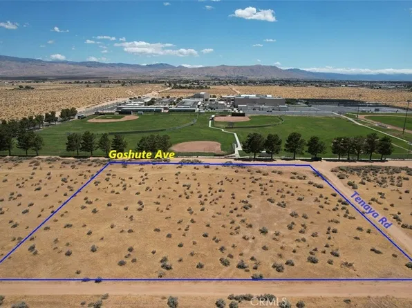 35 Tenaya Rd, Apple Valley, CA 92307