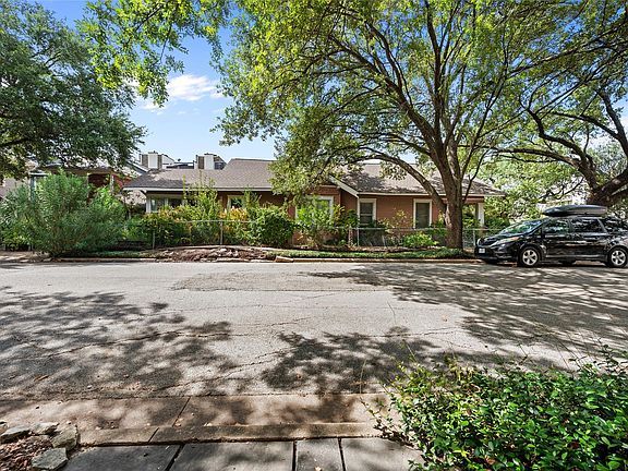 5th image of 603 Welch St