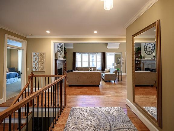 3rd image of 1010 Oslin Pl