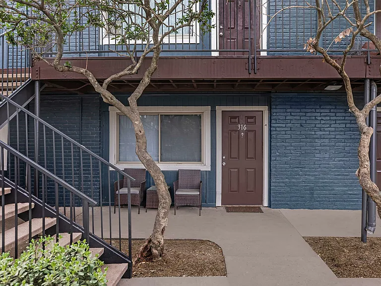 Encanto Apartments — Photo 12