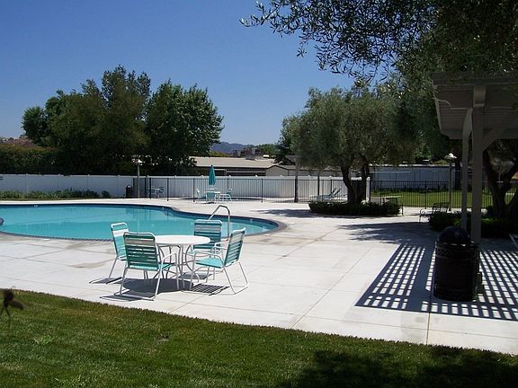 2nd image of 24374 La Glorita Cir