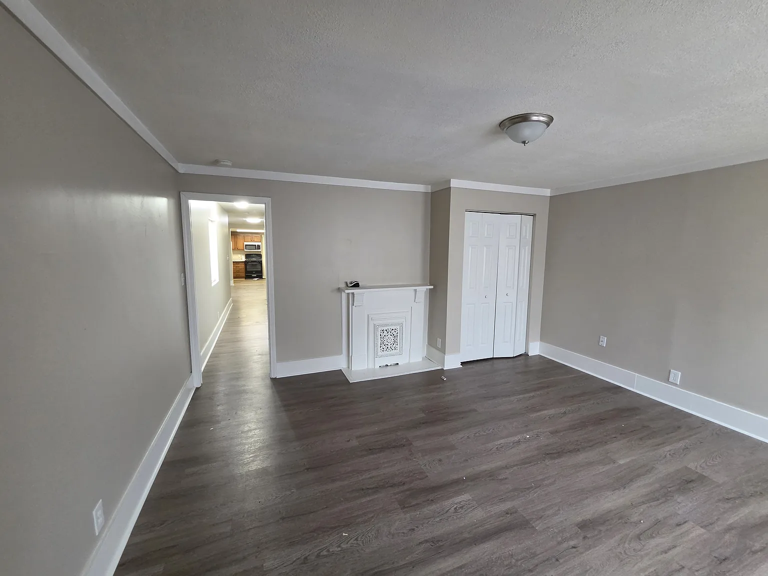 4 bed, 1400 sqft, $1,195 — Photo 3